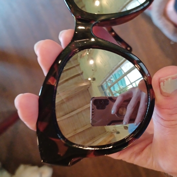 NEW!  SAlE RARE QUAY MAIDEN mirror sunnies - Picture 12 of 13
